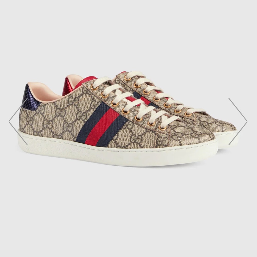 Women's Ace GG Supreme sneaker w/ a few scuffs.I’m normally a 7 in women.Run Big
